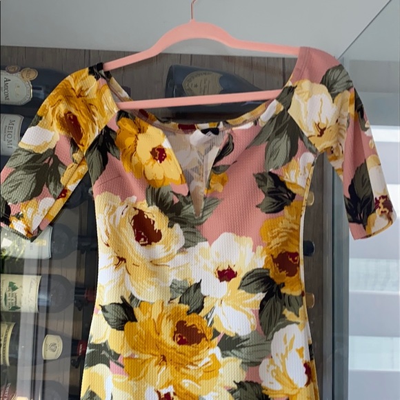 Pink Floral midi dress - Picture 2 of 3